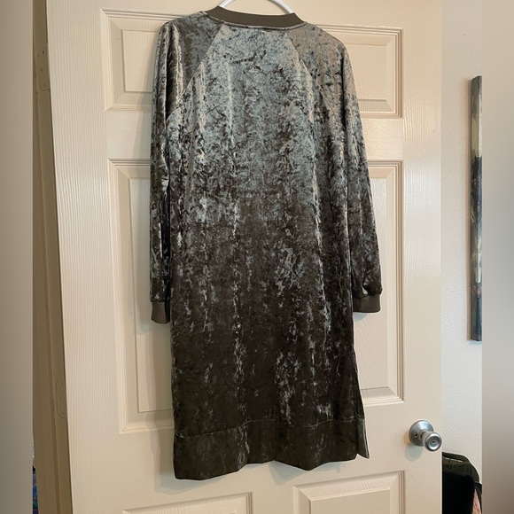 Velvet Longline Cardigan in Green - Picture 3 of 4